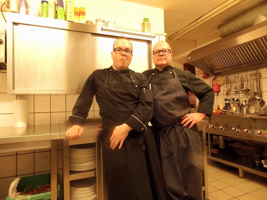 Pension & Restaurant "Alte Schule" Kluis Eksteriør bilde