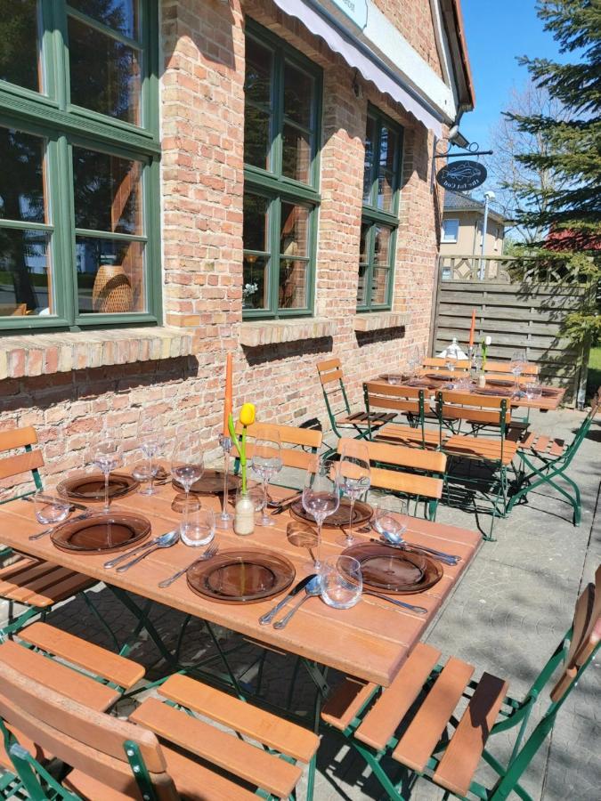 Pension & Restaurant "Alte Schule" Kluis Eksteriør bilde