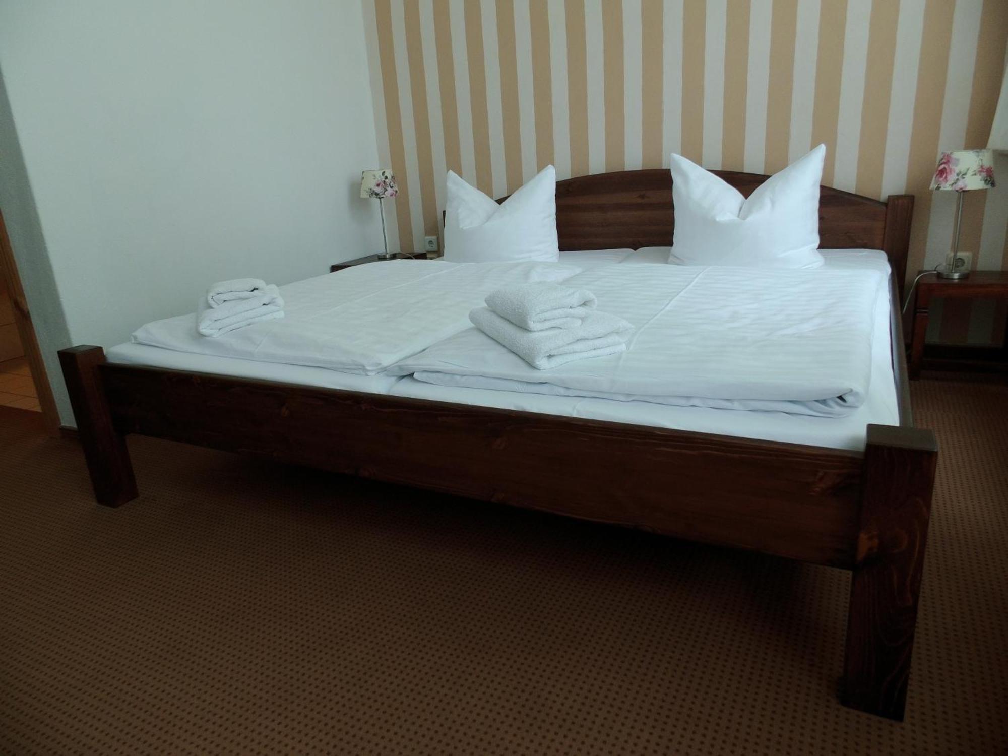 Pension & Restaurant "Alte Schule" Kluis Rom bilde
