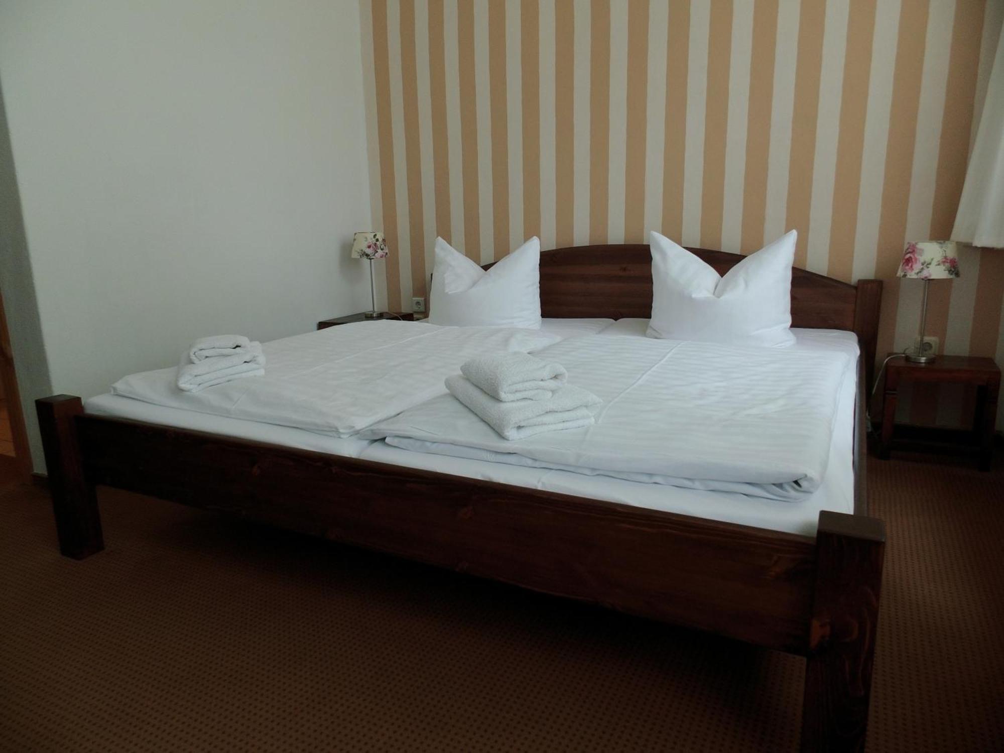 Pension & Restaurant "Alte Schule" Kluis Rom bilde
