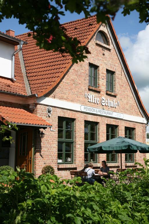 Pension & Restaurant "Alte Schule" Kluis Eksteriør bilde